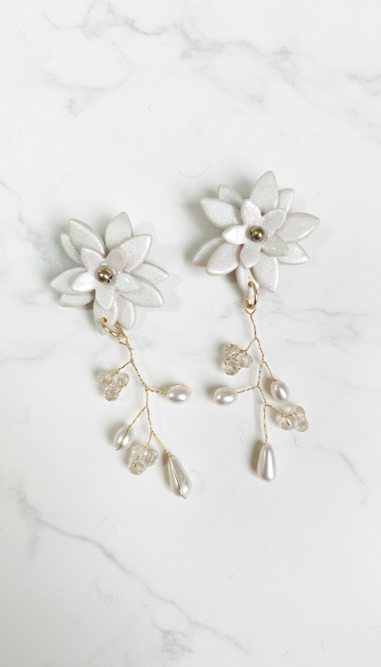 Aretes Flor Lunar de Eufonía